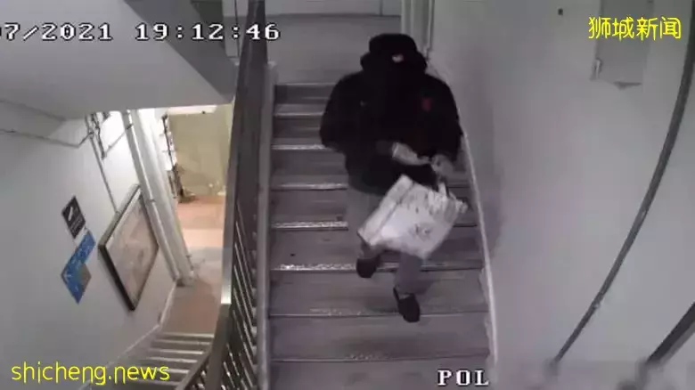 新加坡男子拿玩具枪、纸条抢银行!卷走2000新搭巴士逃走,已被抓