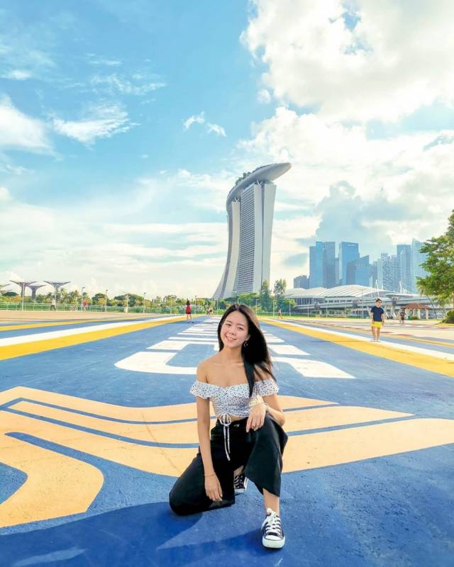 小新最夯网红地!超酷炫新航标志F1跑道