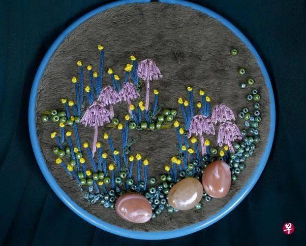 她——白天是景观建筑师,下班后拿起刺绣针一针一线勾勒出