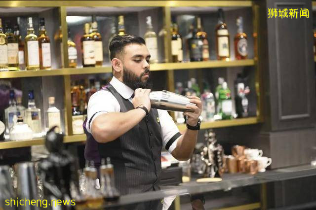 蛰伏多年,狮城变得多姿多采,不再被定型为正经八百的—新加坡