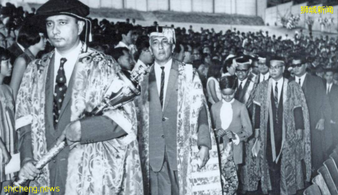 史上第一次搬到线上举办的NUS毕业典礼，仪式感真的一点都不少