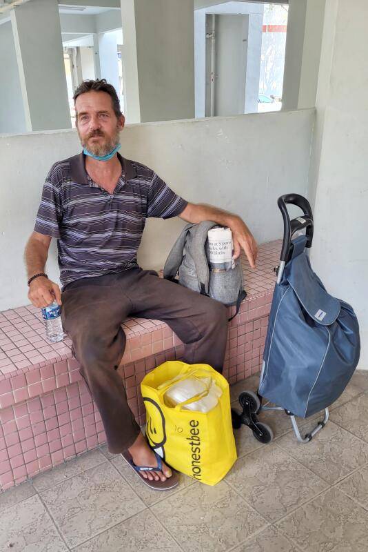 曾月入過萬新元 德籍前董事 流落街頭一年