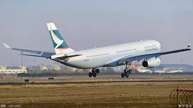 新加坡与香港一直极为相似,新加坡航空强势恢复,国泰却前途迷茫