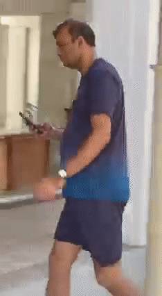 新加坡“无罩大叔”重拳打人!隔离期酒店半夜串门,两印度人坐牢