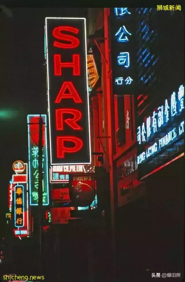 45 張照片,捕捉 1971 年新加坡的街景,來尋找中華文化的痕迹吧