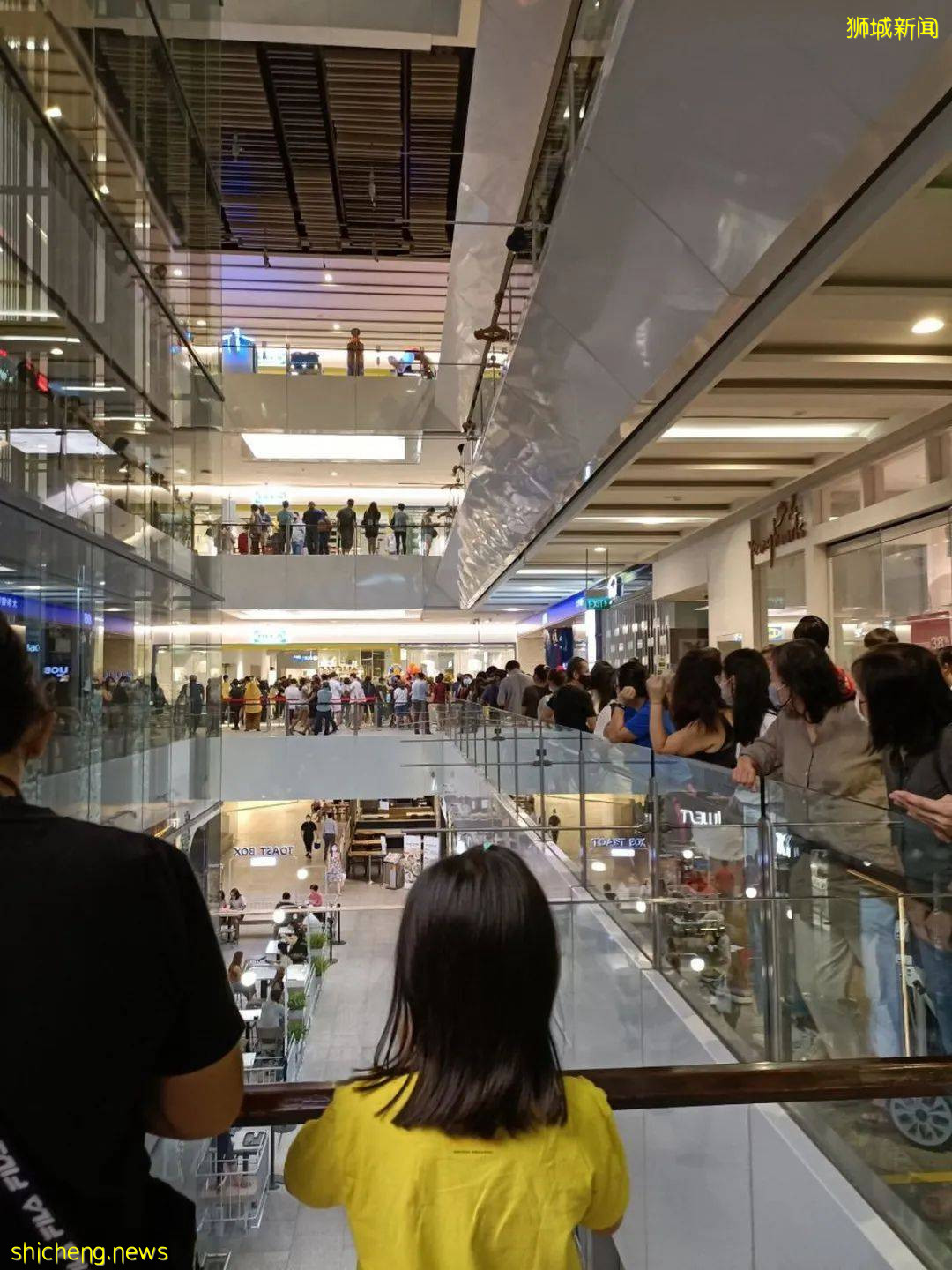 實拍!新加坡西部宜家新店開業擠爆了,門外等了2000人