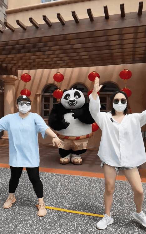 過年必玩!海洋館尋金元寶,環球影城12生肖小黃人激萌拜年