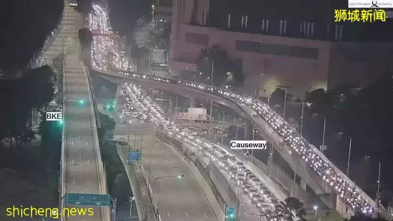 曆史一刻！2年了，新馬重開！好多人奔跑歡呼：“我要回家了！”