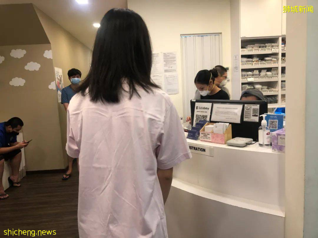 “我在新加坡注射科兴疫苗,却有人在我面前倒下了