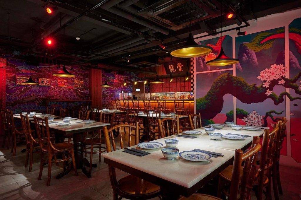 冰箱后方藏着它🐲 深藏暗处的神秘“龙堂”暗黑聚餐地点😎 拉开这扇门,我就是老大