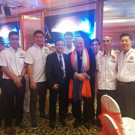 【回流】为享天伦之乐辞高薪 回国创出另一片天下