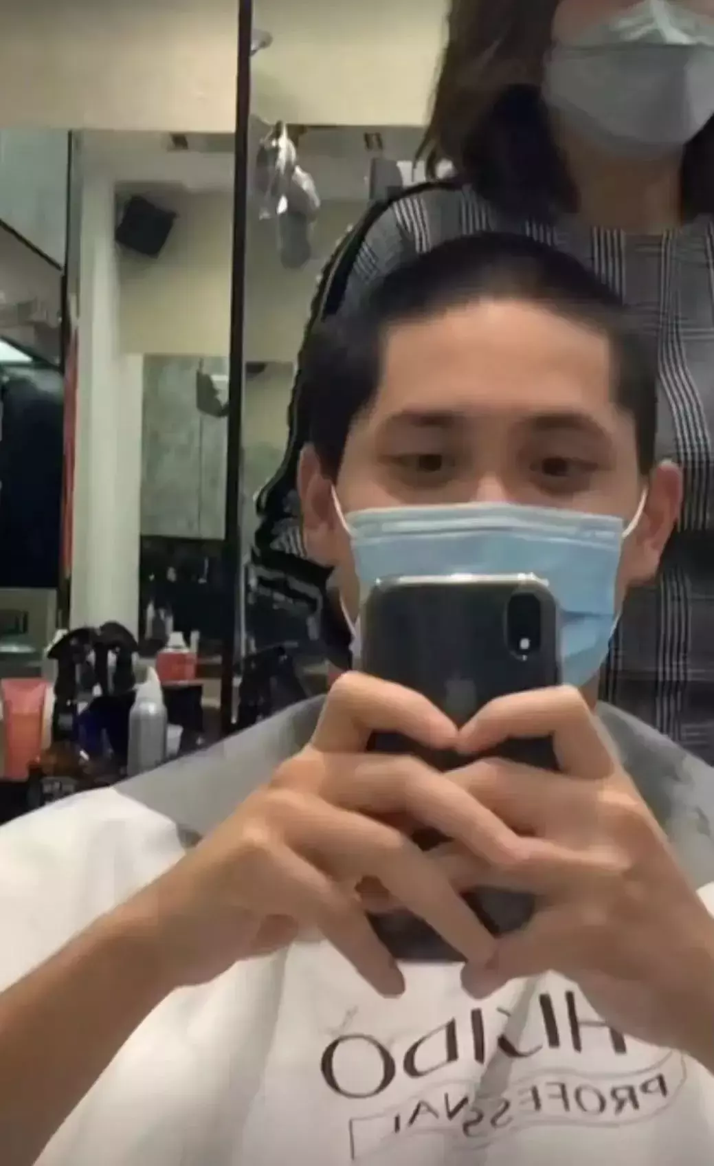 新加坡奥运冠军约瑟琳晒“剃头照”,终于要去服兵役了