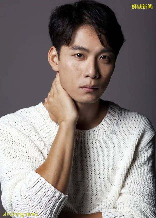 厉害了 这位获得10座新加坡红星大奖“最受欢迎男艺人”的知名演员,竟是中国人