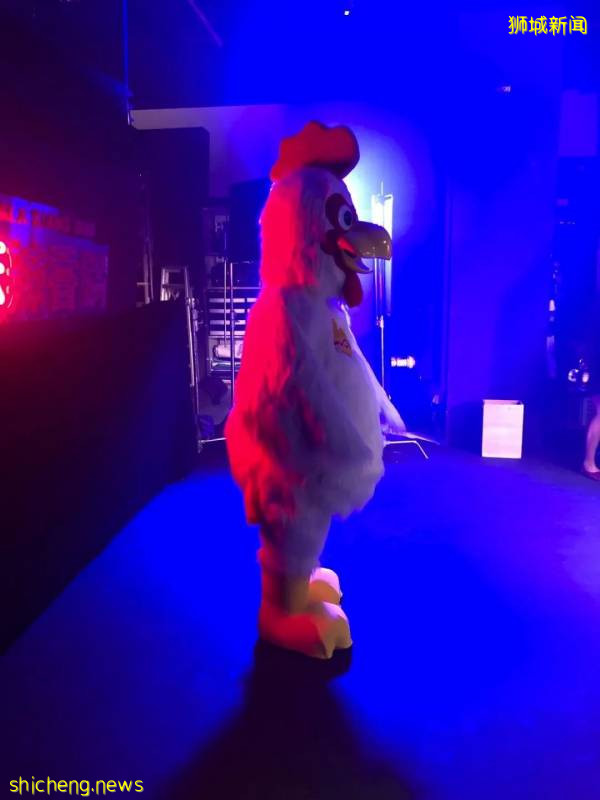 一套定制的服裝有多美？新加坡姐妹藝術時裝店打造專屬你的美!