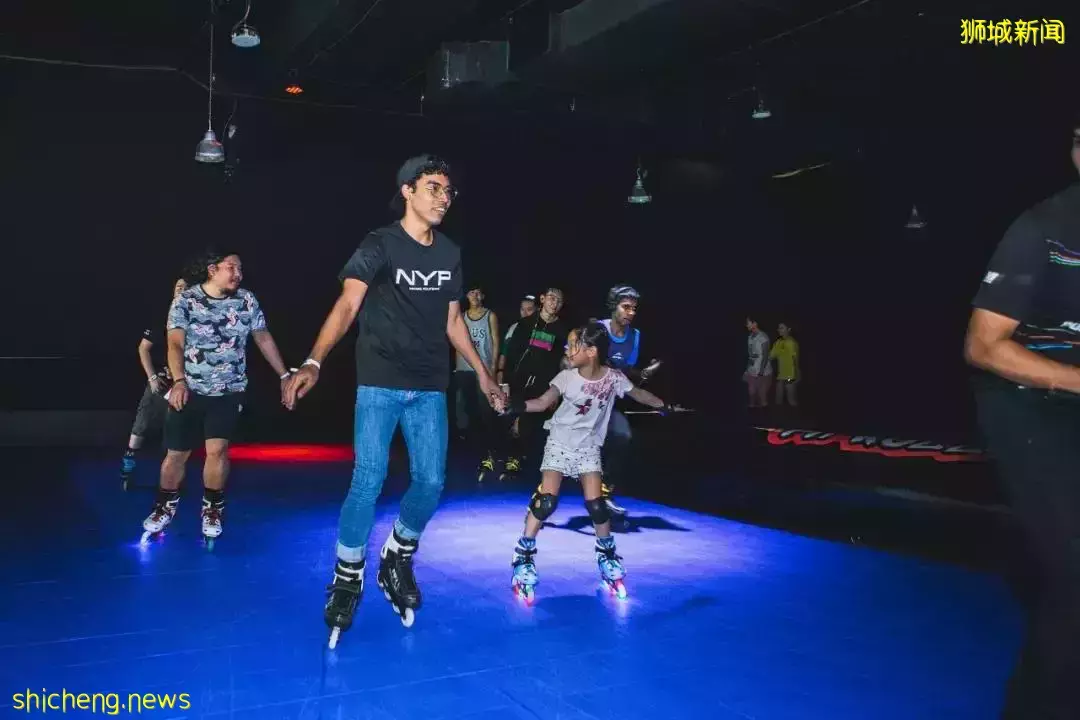 2小時$12新!新加坡最大的旱冰場,竟然是複古夜店風,娃和媽都嗨到不想回家