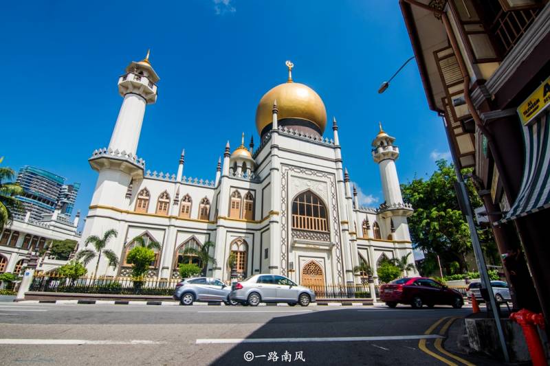 新加坡有个奇特区域，涂鸦色彩斑斓，到处都是中东风情