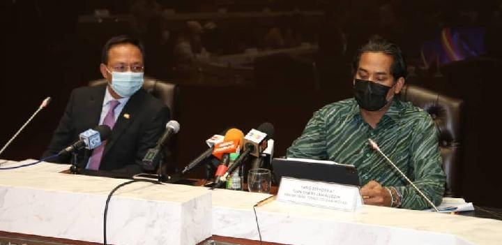 大臣：推“柔免疫计划”登记系统 · 10万越堤族次阶段接种