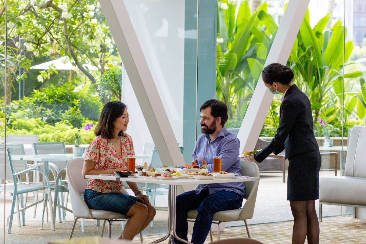 香格裏拉自助餐廳The Line自助午餐自助第二位半價!走起~【有效期至3月12日,每周一至周六】