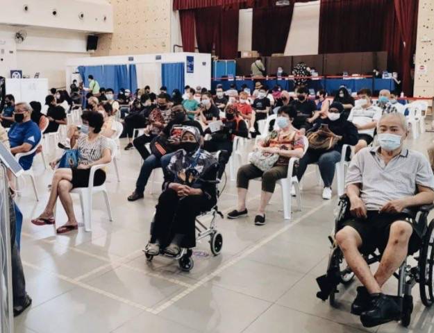 刚刚!新加坡有人接种两剂疫苗后,还感染新冠病毒!打的可能是这种疫苗