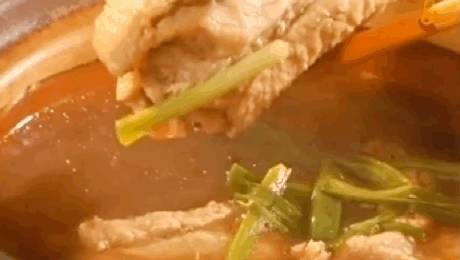 这部新加坡12年前拍的美食纪录片,藏着许多秘密