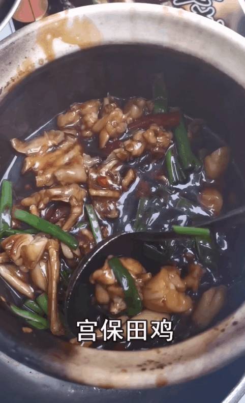 昨晚，我們在新加坡芽籠紅燈區吃雞，是怎樣一種體驗