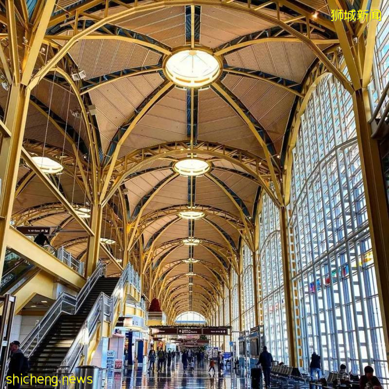 全球最具設計感機場Top 10,新加坡樟宜機場高居第一:休閑指數滿分!