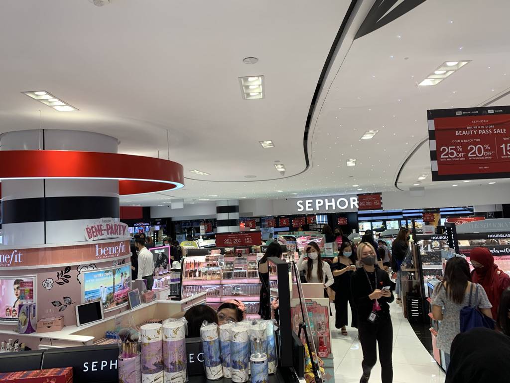 直击新加坡丝芙兰全场大促现场!除了史上最佳全场额外75折,还有拿到手软的满赠活动、低至5折的热门彩妆优惠