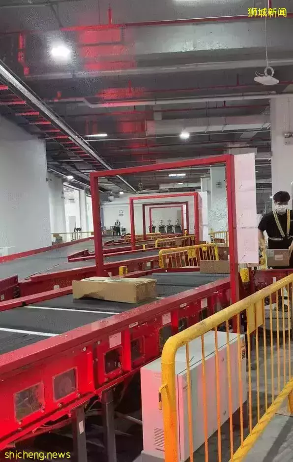 買買買!但你知道新加坡快遞是如何到家的嗎