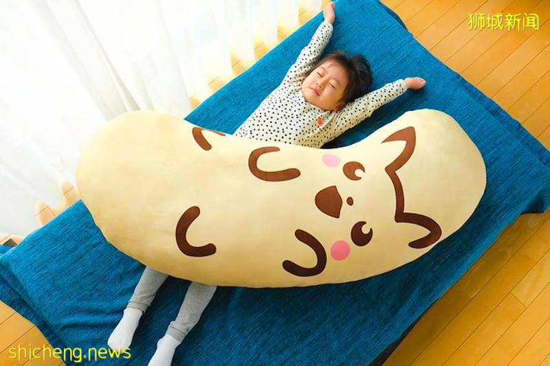 萌到犯规！人气甜品Tokyo Banana推出皮卡丘&伊布联名超大抱枕