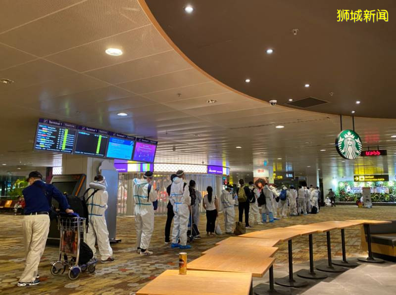 “3天前，我持新加坡護照也入境中國探親了”