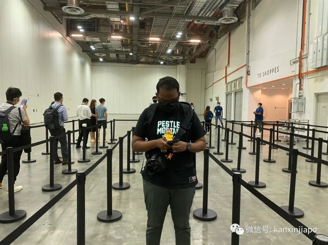 多图实拍科技感超强,逛全球首个水上苹果商店初体验