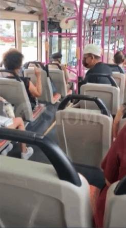 一對情侶在新加坡巴士上親熱,竟遭安哥破口大罵