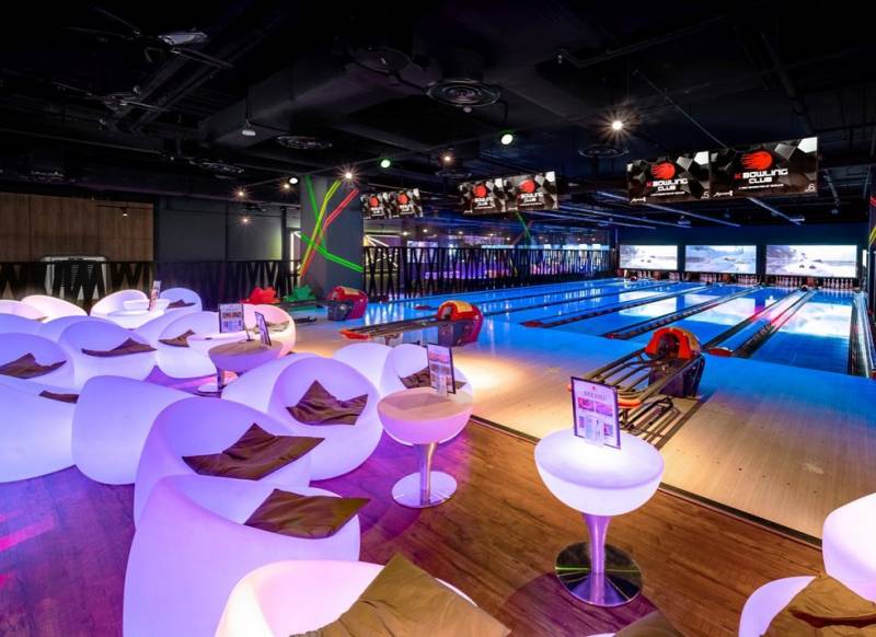 K Bowling Club 新加坡夜光保齡球館🎳 綜合娛樂潮酷場地，遊戲機、K歌房、飛镖盤