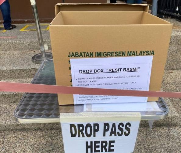 馬駐新專員署不接受上門更新護照 民衆徹夜排隊被拒