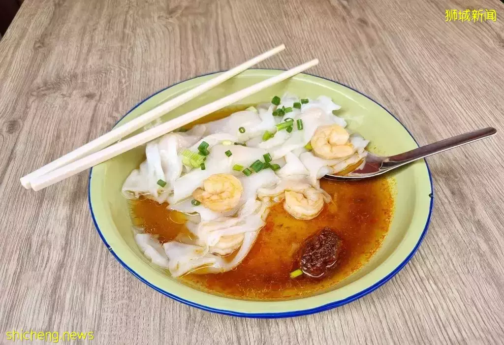 非一般的猪肠粉!粉嫩肠粉里裹着卤肉、和牛、斋鹅🤤就在Bullion咖啡店“万粉”摊位