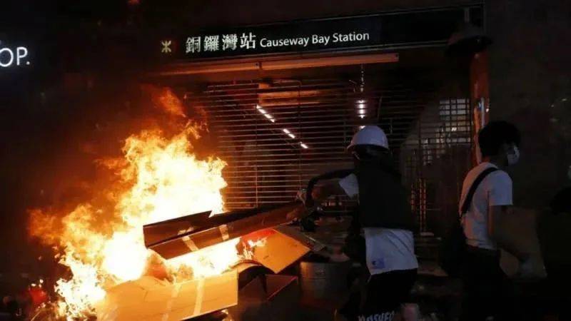 亞洲最強金融中心 新加坡VS香港，哪個更強