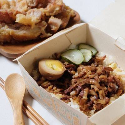 新加坡最好吃的鹵肉飯!!帶上你的味蕾假裝去台灣!!超正宗&創新鹵肉飯全覆蓋