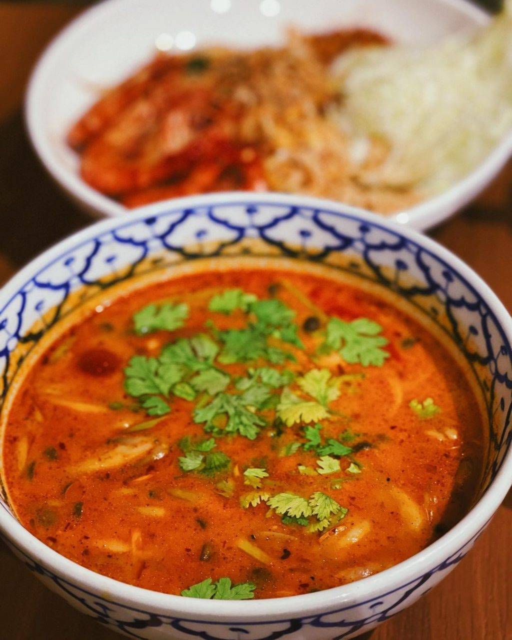 Kin Kao Young一秒置身泰國街頭🇹🇭網友力薦“泰式豬腳飯”軟糯可口、人間美味不過如此💯