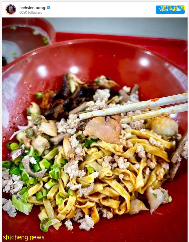 李显龙总理晒小贩中心美食,提醒“以后吃饭会多付点钱”