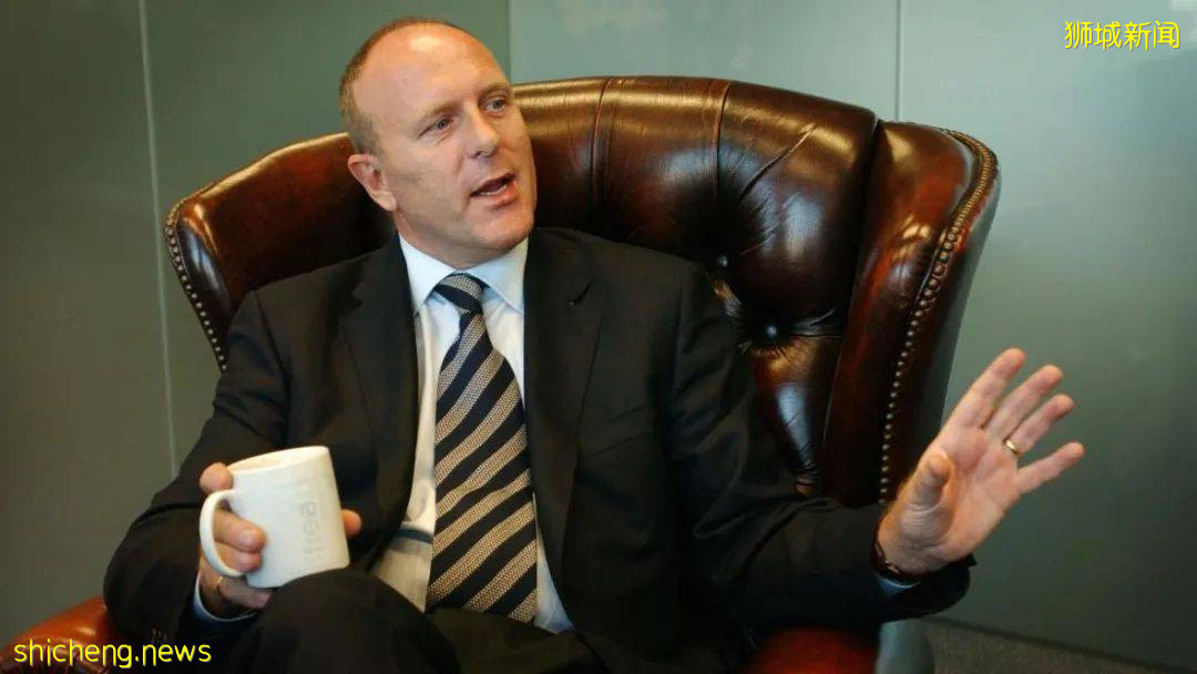 15岁就辍学的少年,竟创办了一家价值约10亿英镑的公司,如今被授予英国终身贵族爵位,光鲜背后,都是无人知晓的努力和坚持