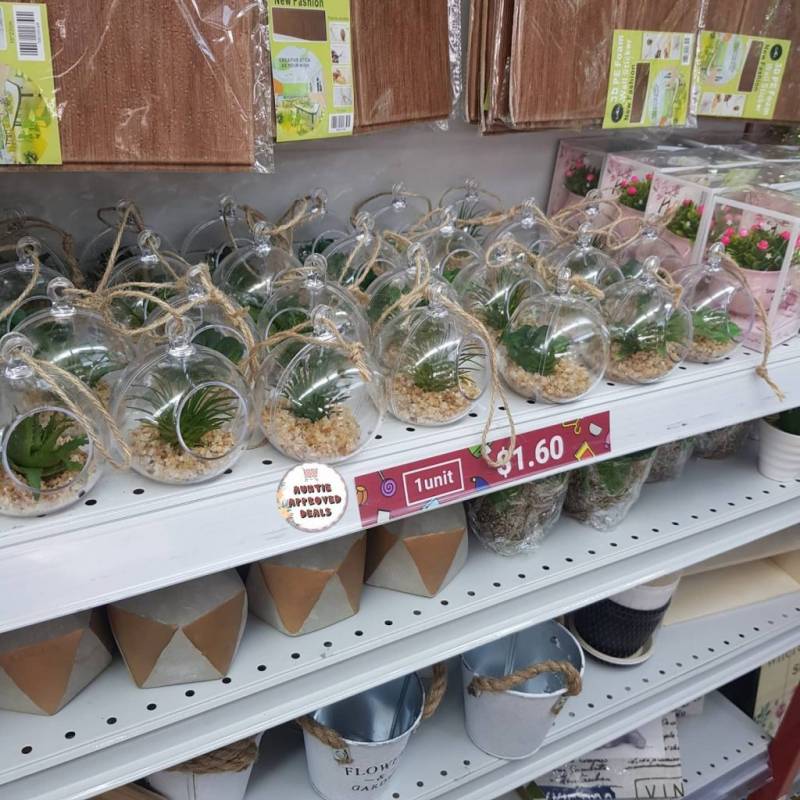 敢敢跟Daiso抢生意!这家藏在Bedok的杂货店全场S$1.6,小天地里也是品类齐全,应有尽有喔