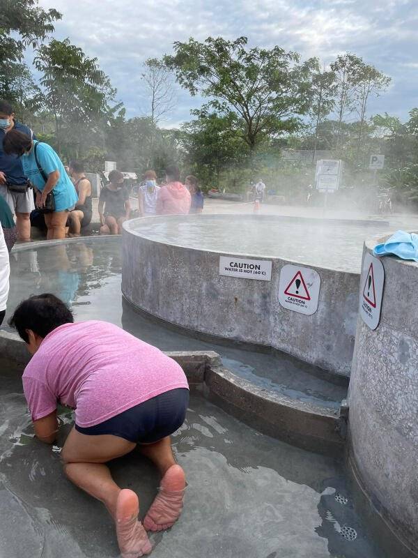 ◤新国CCB◢公众被指无视防疫条例 温泉公园又现乱象 