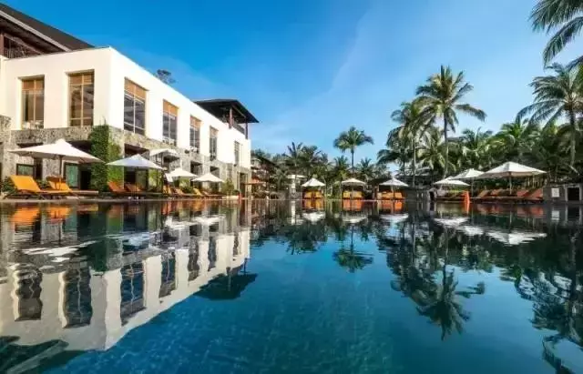 世卫竟催促各国解封! 李总理出国，民丹、巴淡岛将对坡免隔离开放