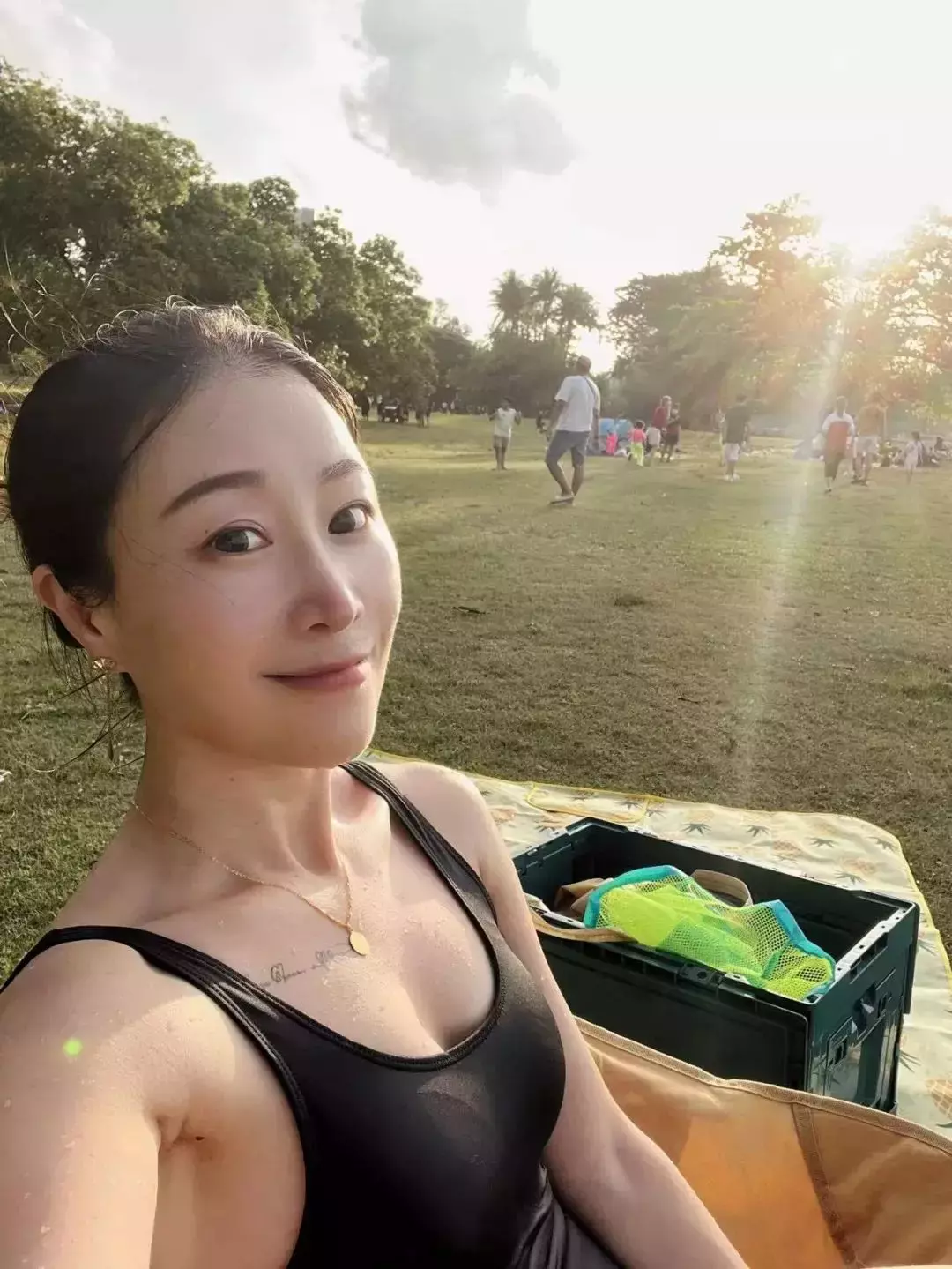 在中國有房不住、有車不開！1個月花10萬房租，“自討苦吃”來新加坡陪讀，她爲了什麽