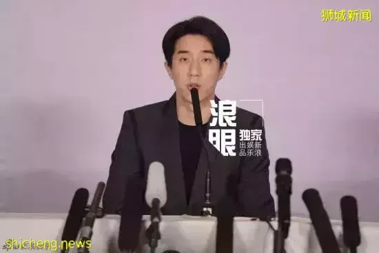 成龙和空姐搂肩照流出,还要电话、地址?女方回应!他两次为新加坡做好事而被骂