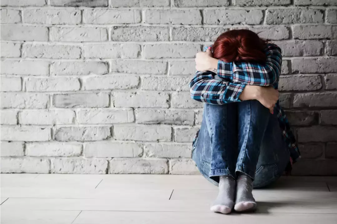 一波三折！加了10個中介＋面試N次，好不容易請到女傭，她卻進了新加坡警察局