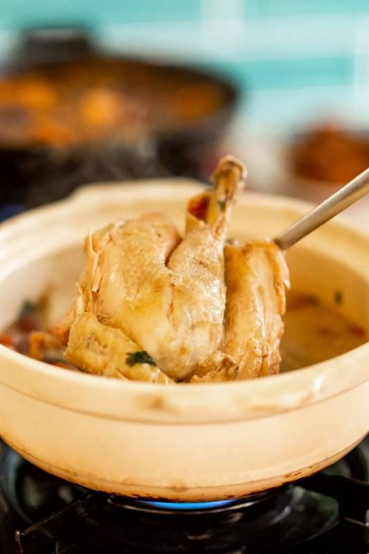 胖胖鸡携新装修强势回归!鸡公煲串烧自助买一送一,无限量供应