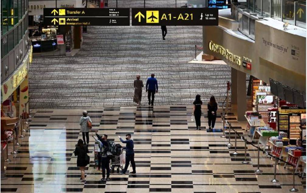 再收紧！新加坡航空对非必要人员不得入“机舱”