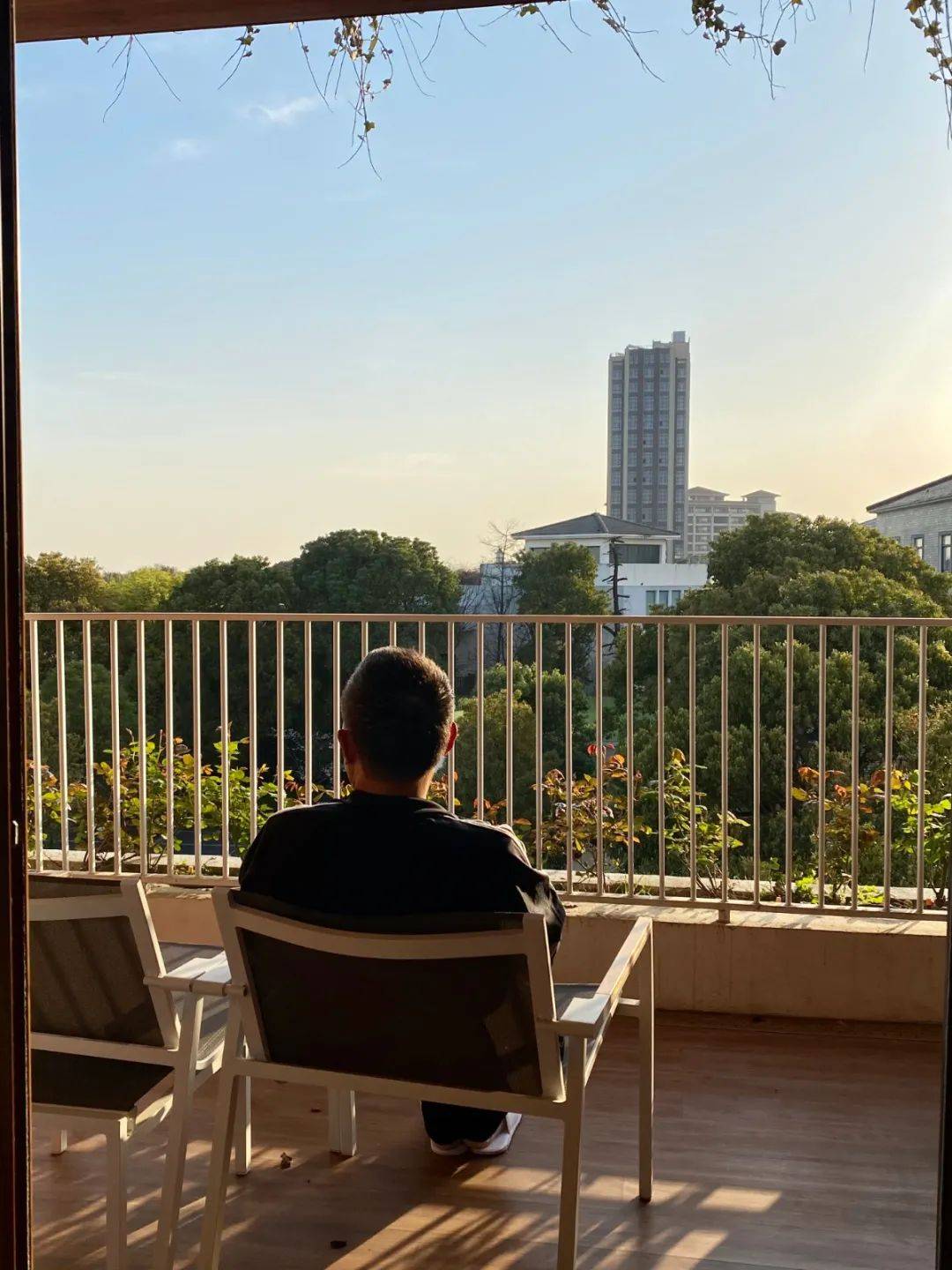 歸國隔離記 “一下飛機,隔離就開始了,連上廁所都不容易了”