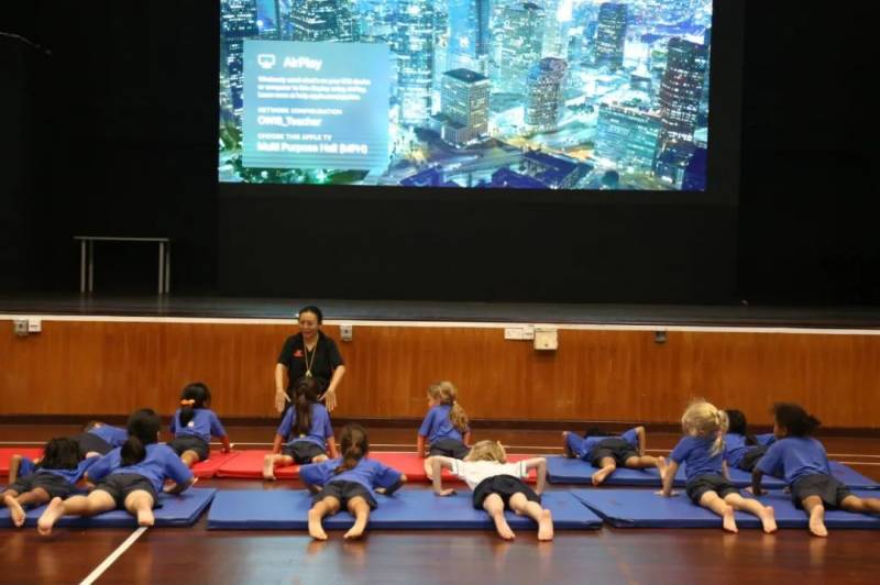 前美国总统夫人亲自指导过的新加坡学生,居然在这间学校?